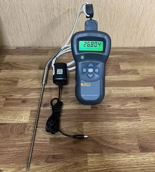 [Cho thuê] Thiết bị hiển thị nhiệt độ cầm tay Fluke 1521